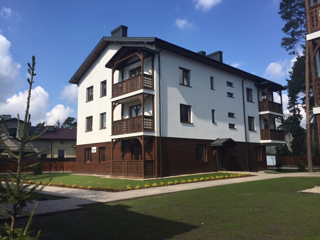 Osiedle „Klaudia” to kameralny kompleks dwóch trzykondygnacyjnych budynków, harmonijnie wpisanych w historyczny klimat dzielnicy Świder.